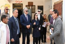 محافظ البحيرة يستعرض معدلات التنفيذ بالمشروعات الجديدة