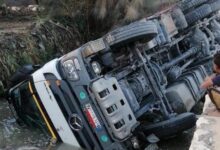 إصابة 4 أشخاص في حادث انقلاب سيارة أجرة بمحافظة الفيوم