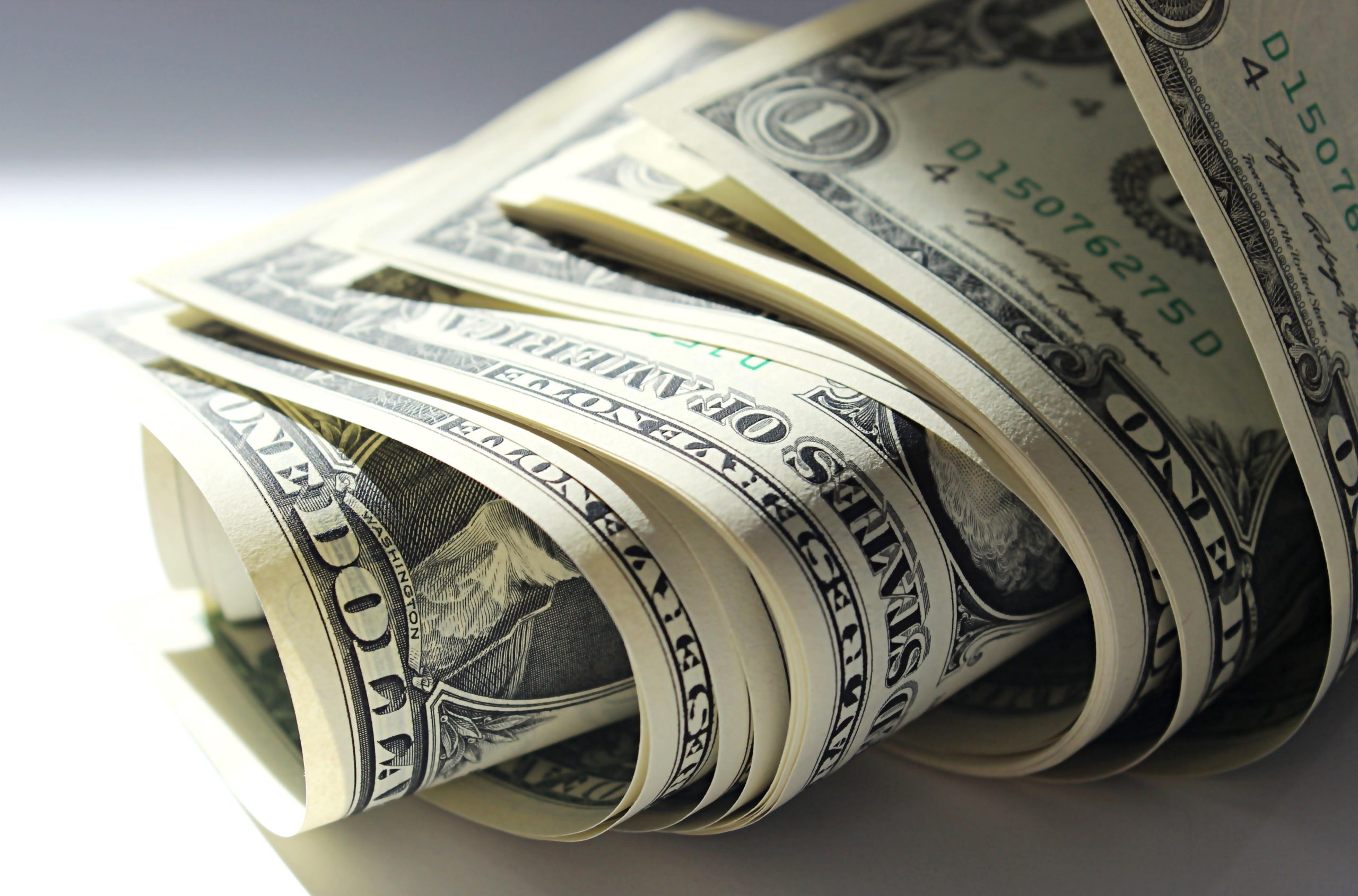 سعر الدولار اليوم